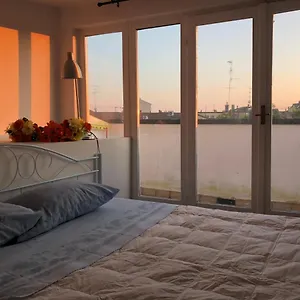 charming-1-bed-apartment-in-milano.italymilanhotels.net/